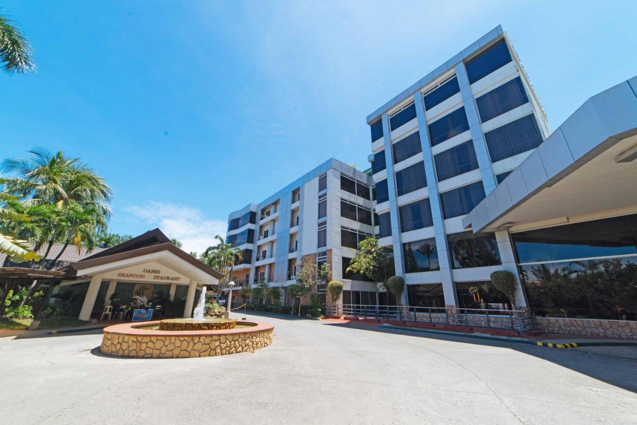 Reddoorz Premium @ The Ritz Garden Oases Otel Davao City Dış mekan fotoğraf