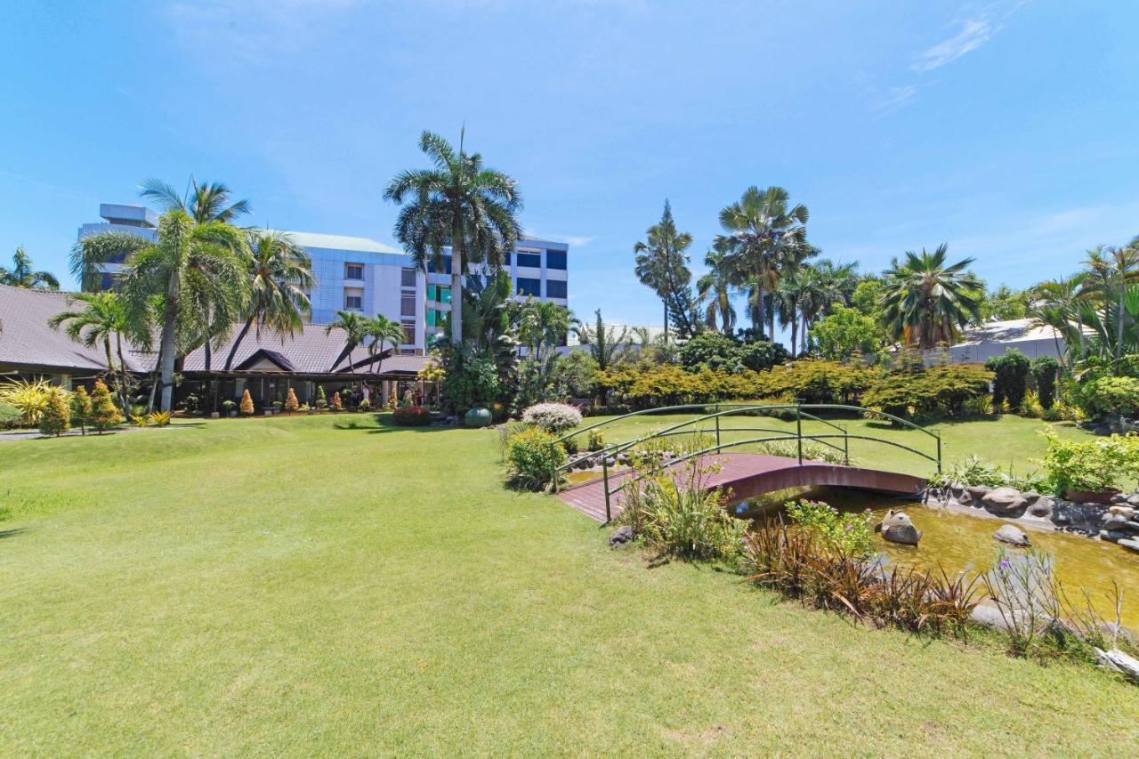 Reddoorz Premium @ The Ritz Garden Oases Otel Davao City Dış mekan fotoğraf