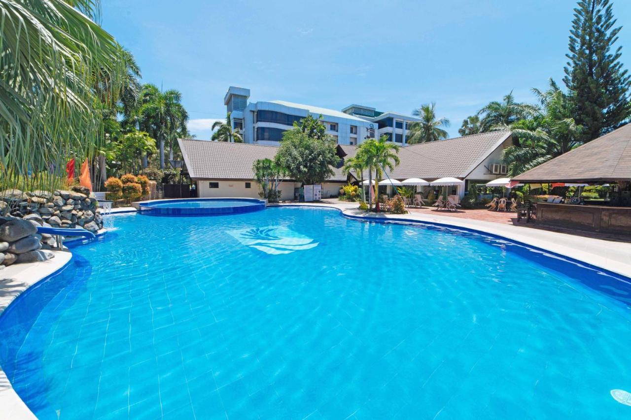 Reddoorz Premium @ The Ritz Garden Oases Otel Davao City Dış mekan fotoğraf