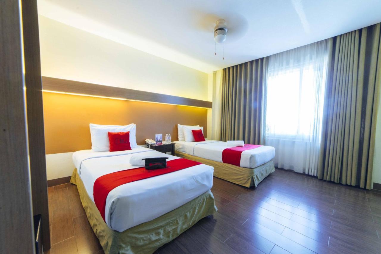 Reddoorz Premium @ The Ritz Garden Oases Otel Davao City Dış mekan fotoğraf