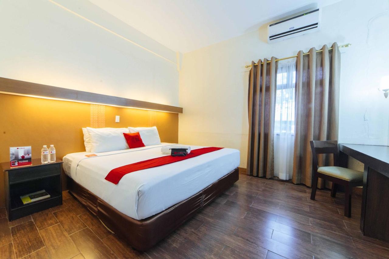 Reddoorz Premium @ The Ritz Garden Oases Otel Davao City Dış mekan fotoğraf