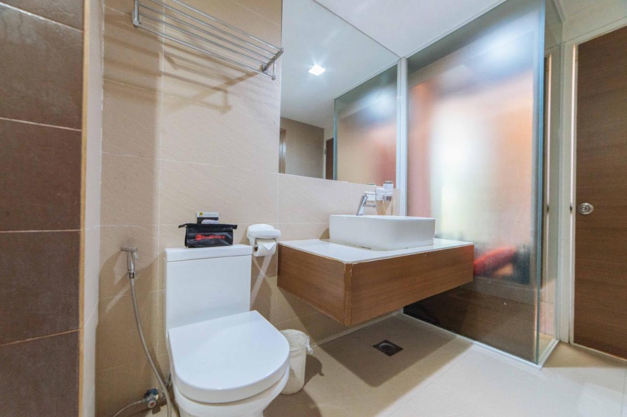Reddoorz Premium @ The Ritz Garden Oases Otel Davao City Dış mekan fotoğraf