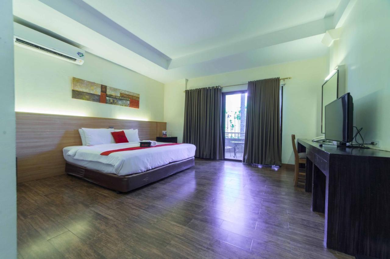 Reddoorz Premium @ The Ritz Garden Oases Otel Davao City Dış mekan fotoğraf