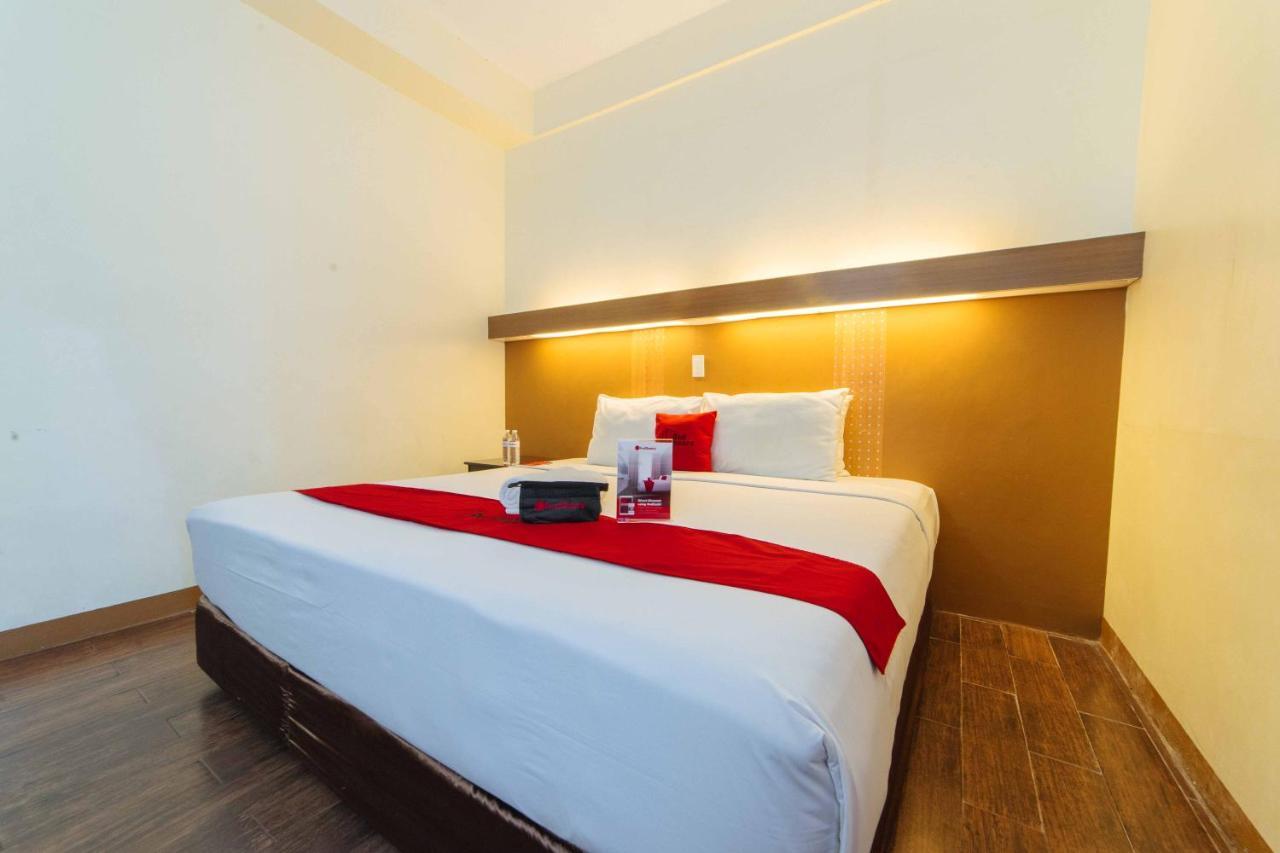 Reddoorz Premium @ The Ritz Garden Oases Otel Davao City Dış mekan fotoğraf